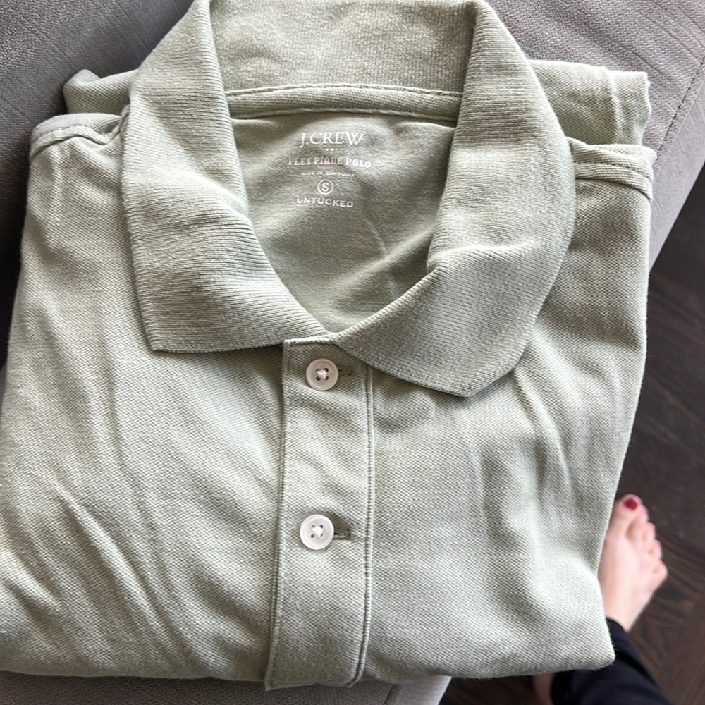 J crew flex pique men’s polo in sage green.
